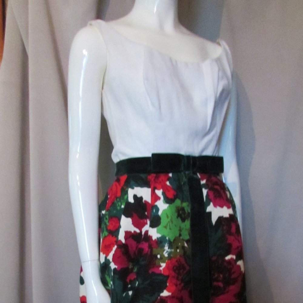 SALE Vintage Long Gown Red Green Roses